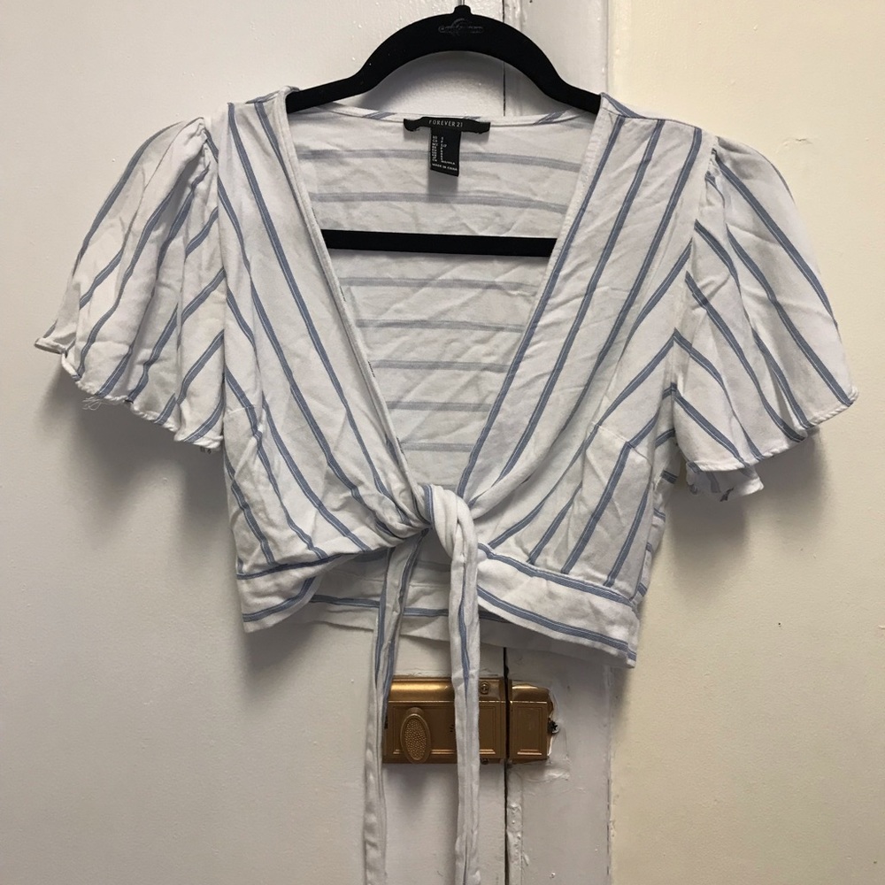 Wrap blue and white crop top - Picture 1 of 4